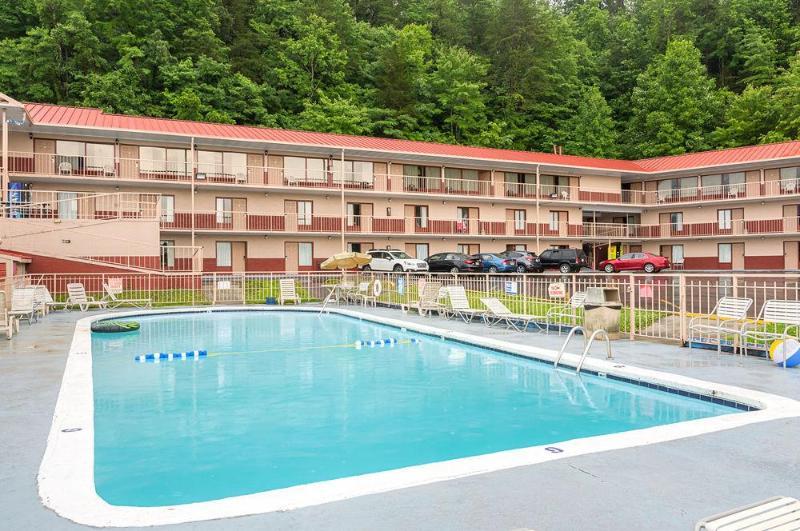 Wild Bear Inn Pigeon Forge Exterior foto